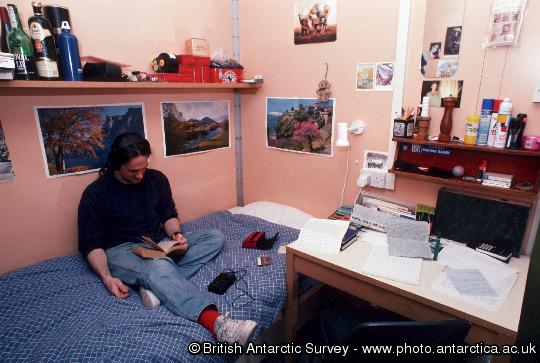 Typical bunk room at Halley (Pete Lens)