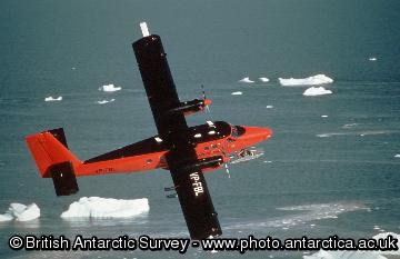 Twin otter equipped with magnetic gradiometer