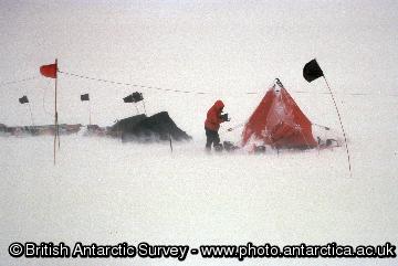 High winds causes problems at a field camp