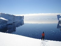Simon Herniman – Field Assistant
This was a full inspection of the Creeks in order to find a suitable location for second call. Each Creek was marked with a flag, so that the returning ship ES would be able to identify from the seaside.
This was an unusual year as there was no sea-ice whatsoever, which made all of the near station creeks unworkable.  Both Halley relief visits were done at N9 in the season.
